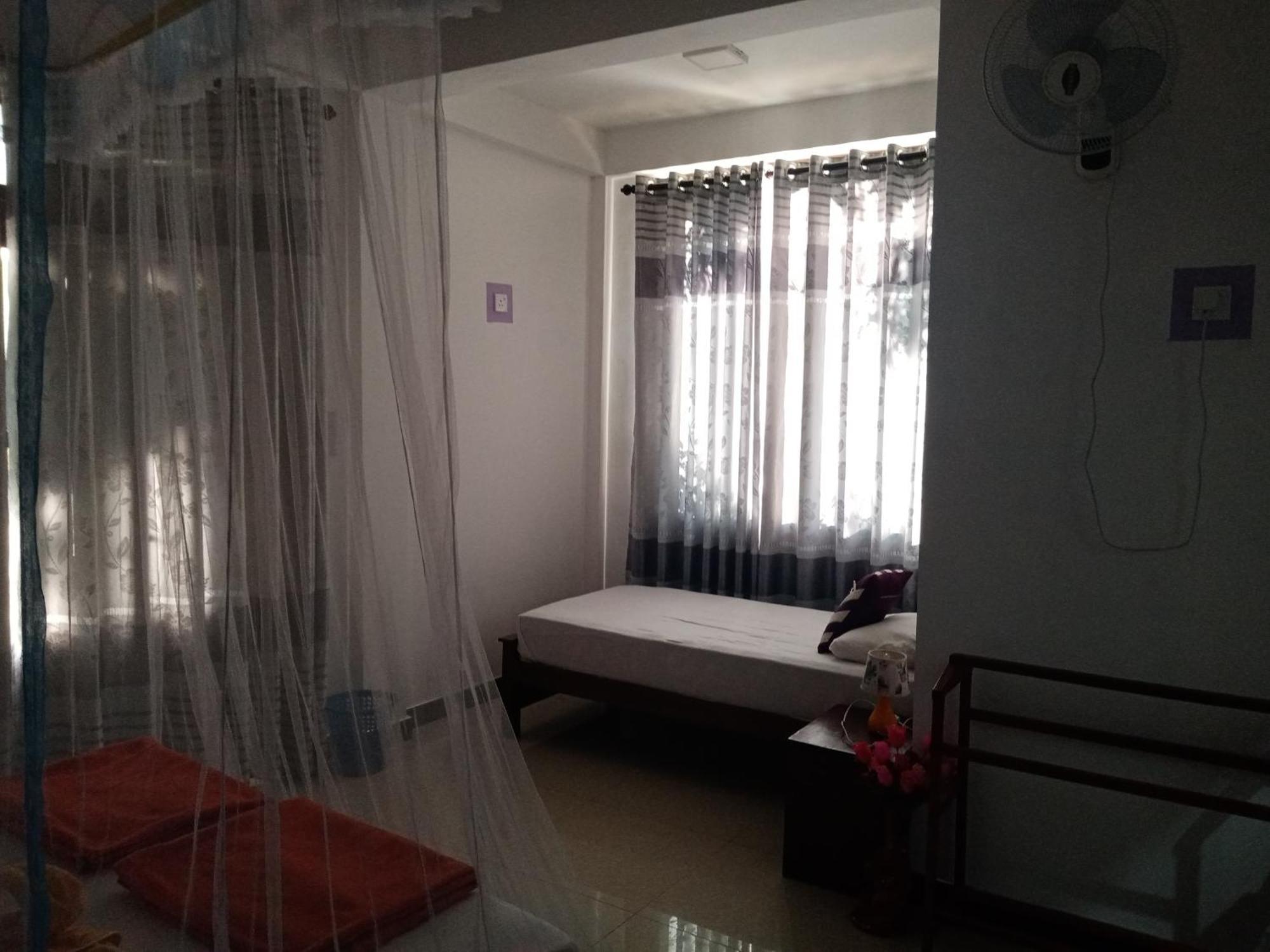 Littleadems View Bed & Breakfast เอลลา ห้อง รูปภาพ