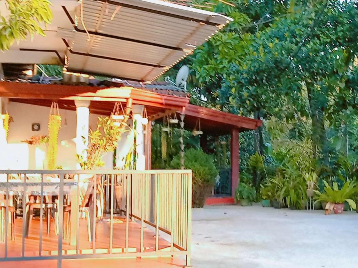 Littleadems View Bed & Breakfast เอลลา ภายนอก รูปภาพ