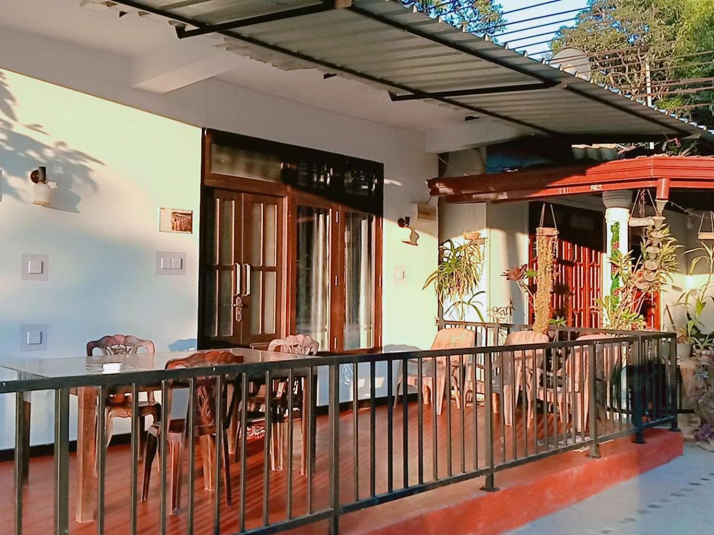 Littleadems View Bed & Breakfast เอลลา ภายนอก รูปภาพ
