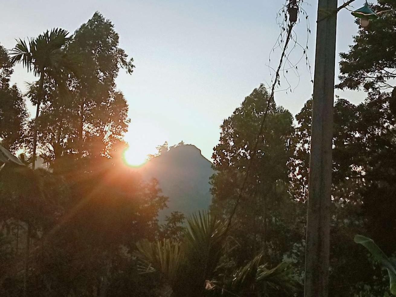 Littleadems View Bed & Breakfast เอลลา ภายนอก รูปภาพ