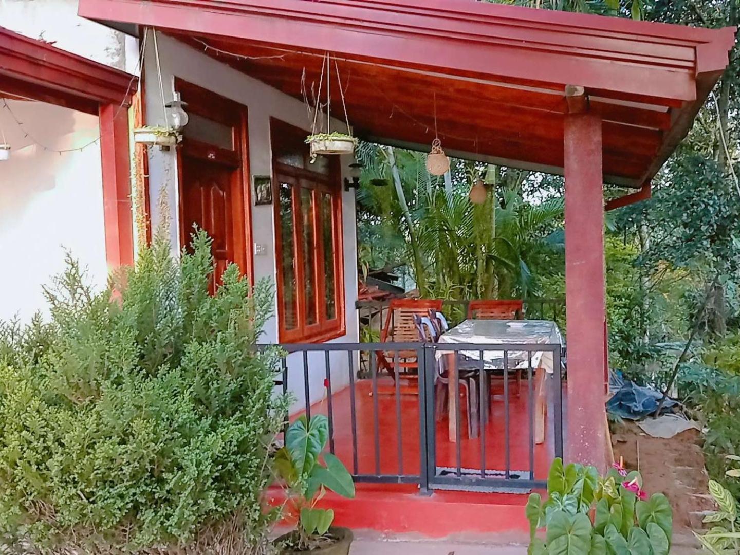 Littleadems View Bed & Breakfast เอลลา ภายนอก รูปภาพ
