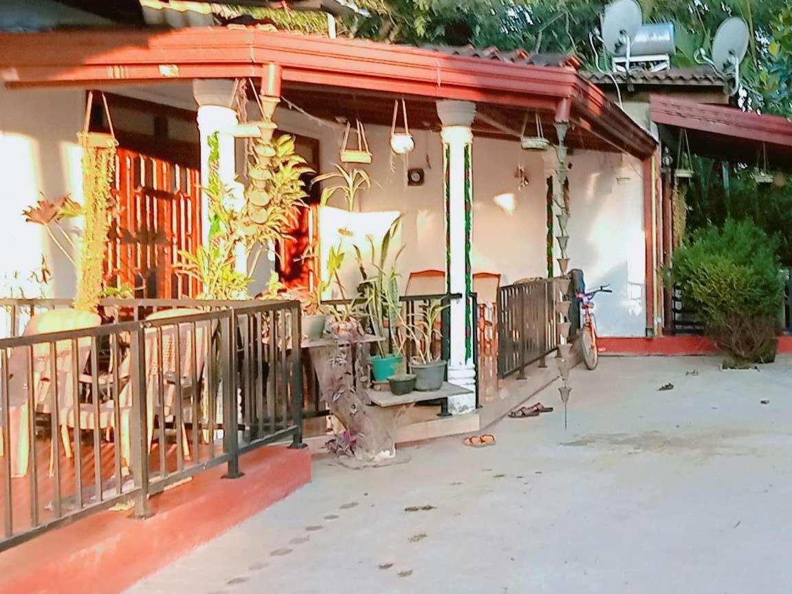 Littleadems View Bed & Breakfast เอลลา ภายนอก รูปภาพ
