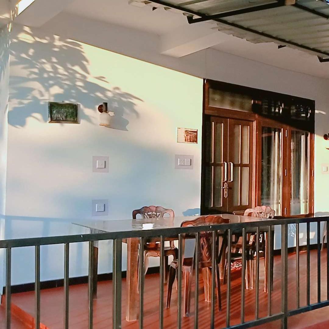 Littleadems View Bed & Breakfast เอลลา ภายนอก รูปภาพ